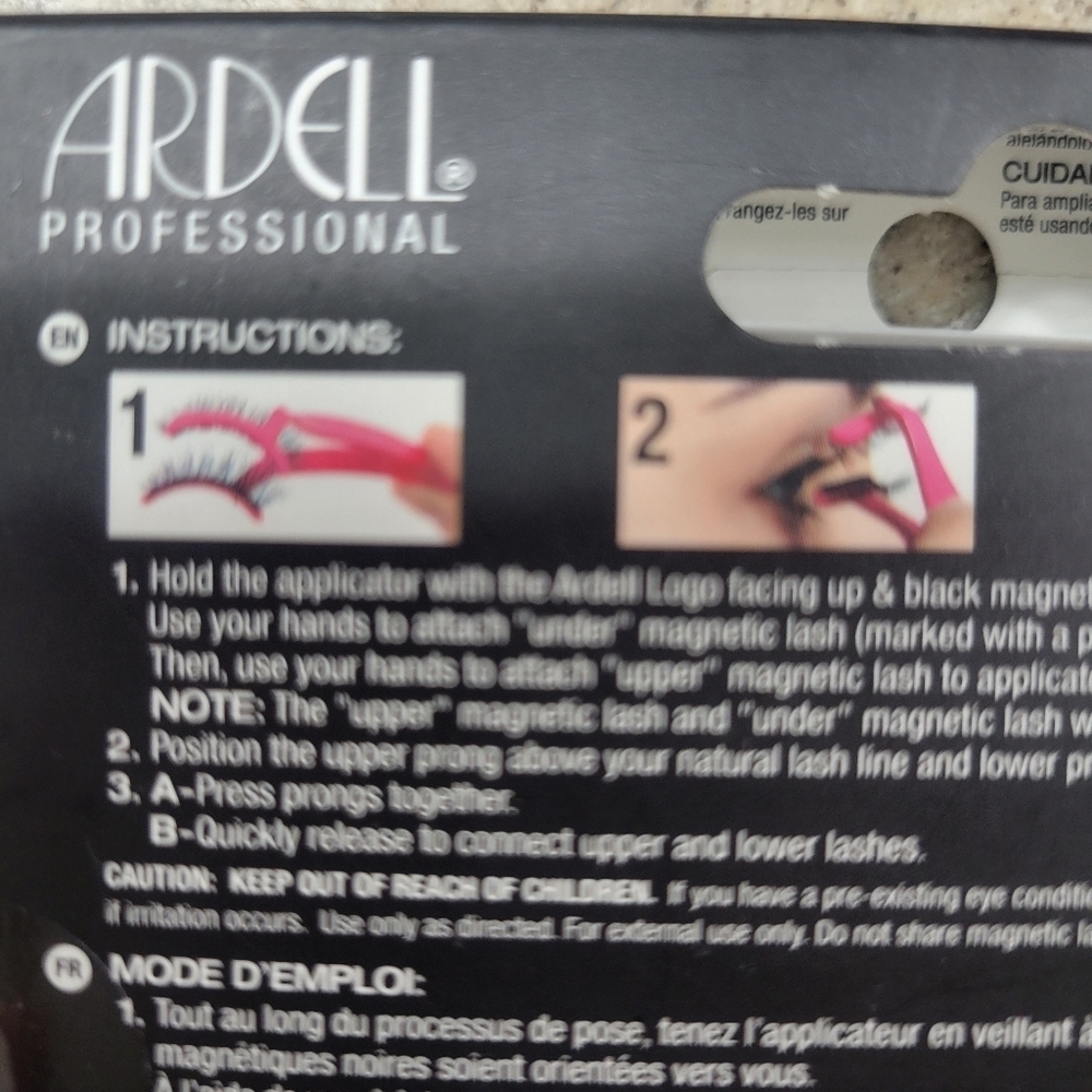 Ardell Professional magnet lashes and applicator - Picture 2 of 5